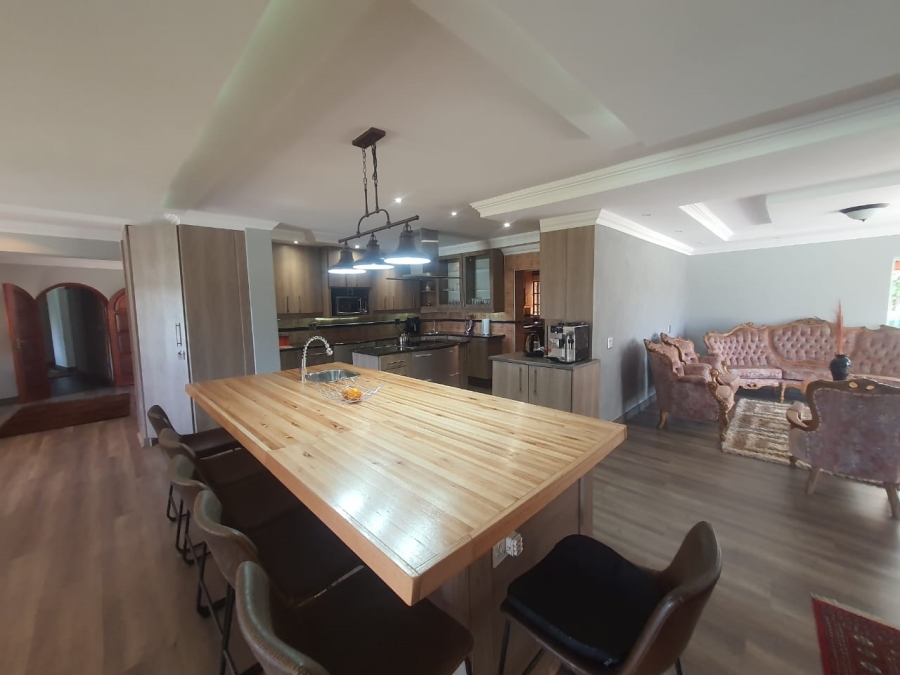 7 Bedroom Property for Sale in Lochvaal Gauteng