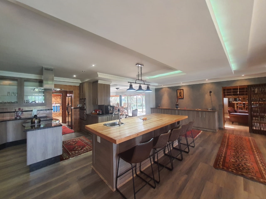 7 Bedroom Property for Sale in Lochvaal Gauteng