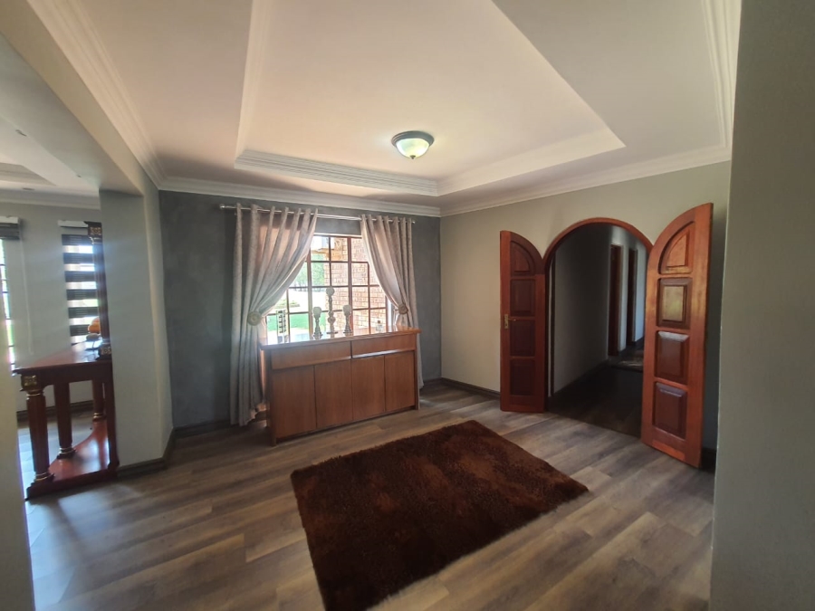 7 Bedroom Property for Sale in Lochvaal Gauteng