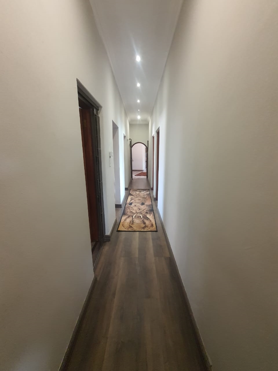 7 Bedroom Property for Sale in Lochvaal Gauteng