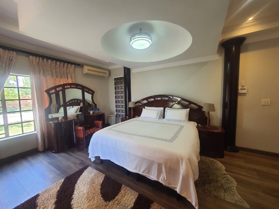 7 Bedroom Property for Sale in Lochvaal Gauteng