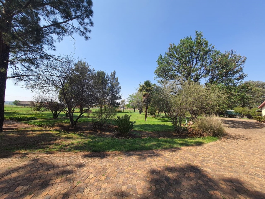 4 Bedroom Property for Sale in Theoville Gauteng