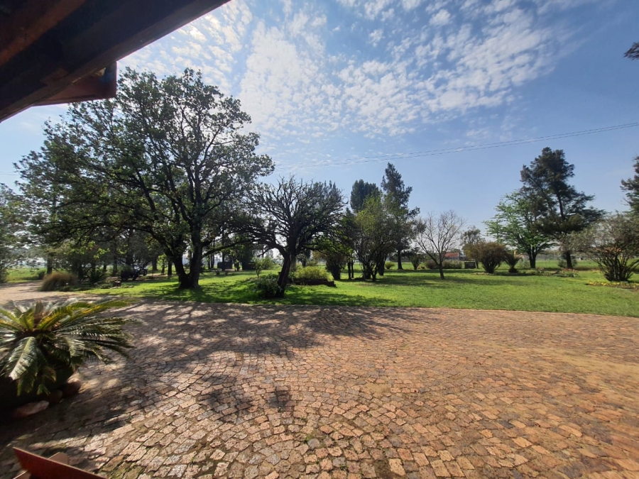 4 Bedroom Property for Sale in Theoville Gauteng