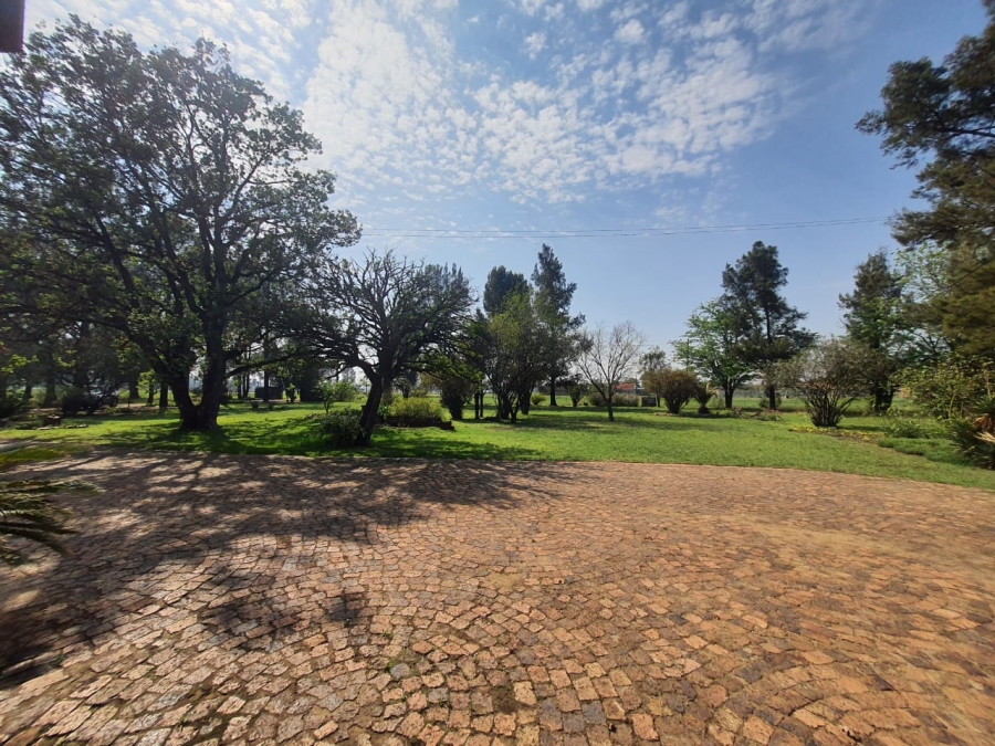 4 Bedroom Property for Sale in Theoville Gauteng