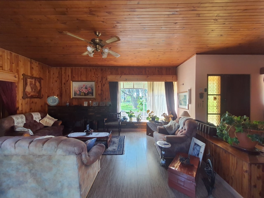 4 Bedroom Property for Sale in Theoville Gauteng