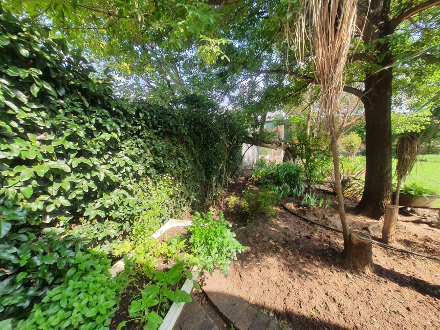 4 Bedroom Property for Sale in Theoville Gauteng