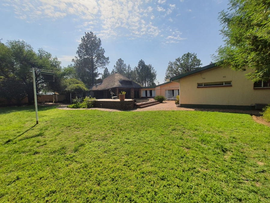 4 Bedroom Property for Sale in Theoville Gauteng