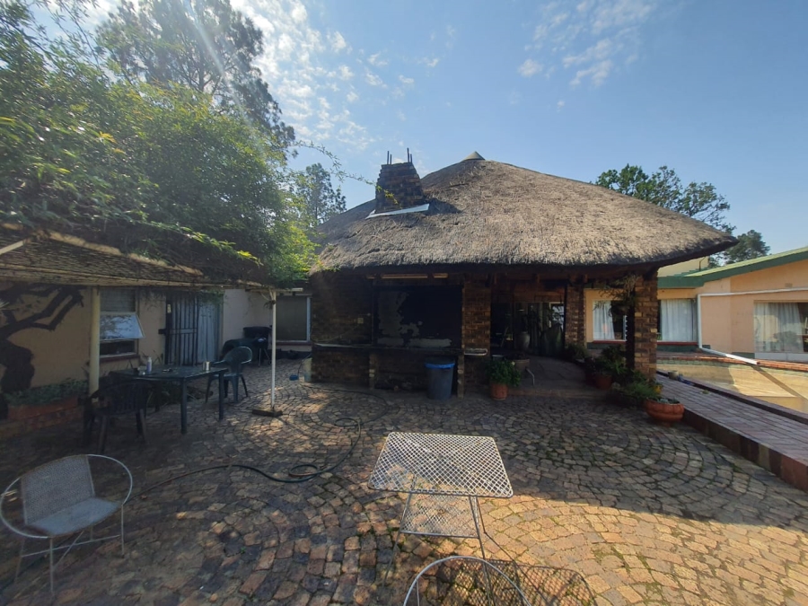 4 Bedroom Property for Sale in Theoville Gauteng