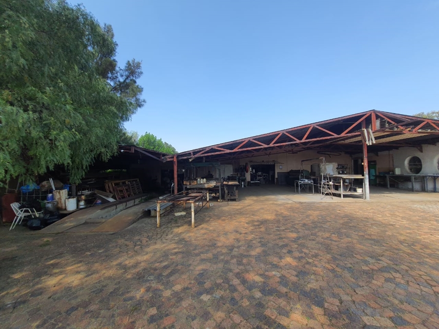 4 Bedroom Property for Sale in Theoville Gauteng