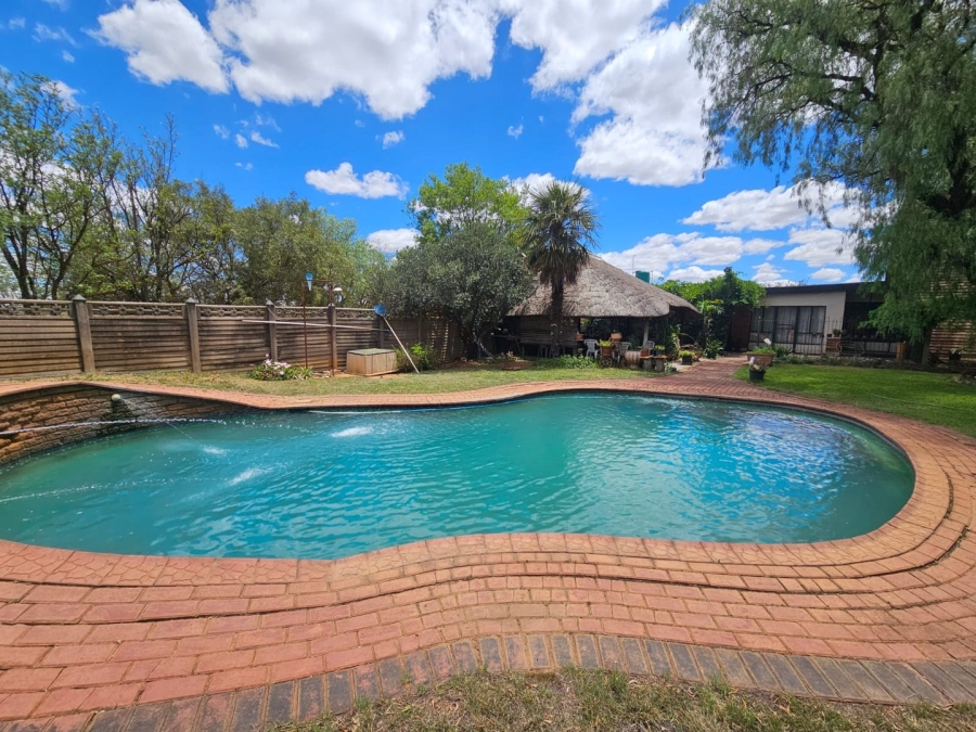 4 Bedroom Property for Sale in Theoville Gauteng