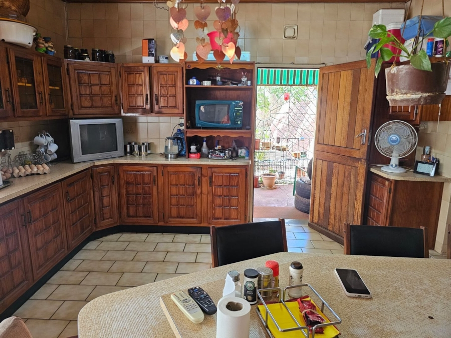 4 Bedroom Property for Sale in Theoville Gauteng
