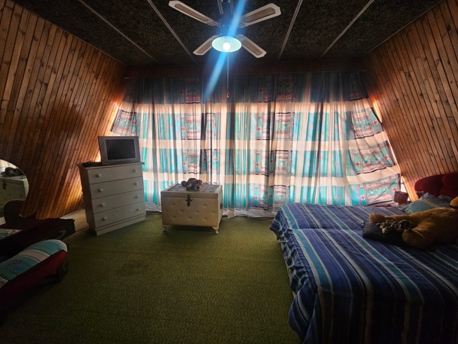 4 Bedroom Property for Sale in Theoville Gauteng