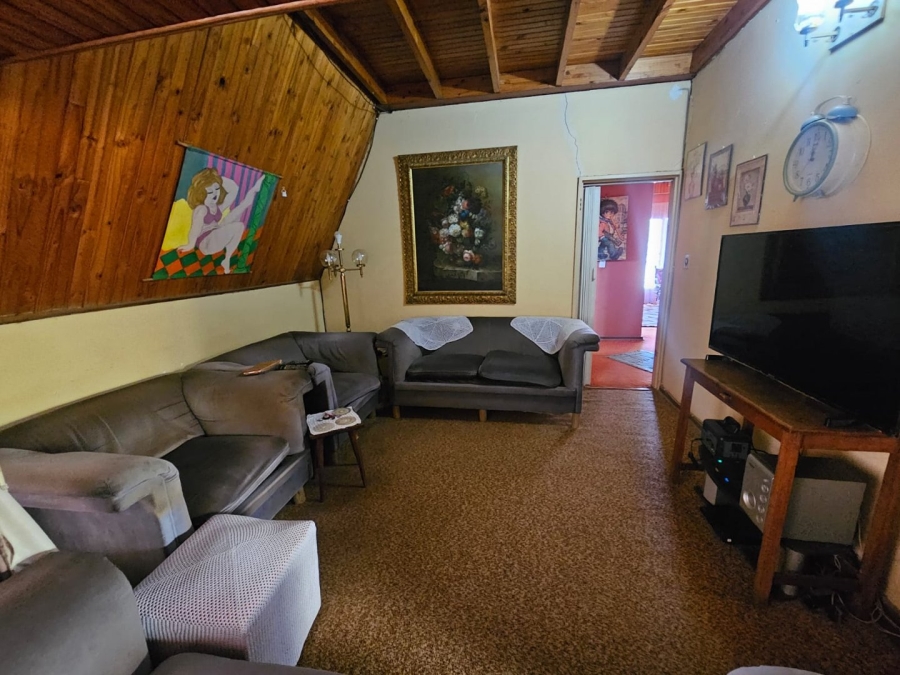 4 Bedroom Property for Sale in Theoville Gauteng