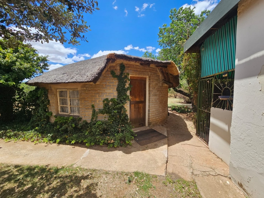 4 Bedroom Property for Sale in Theoville Gauteng