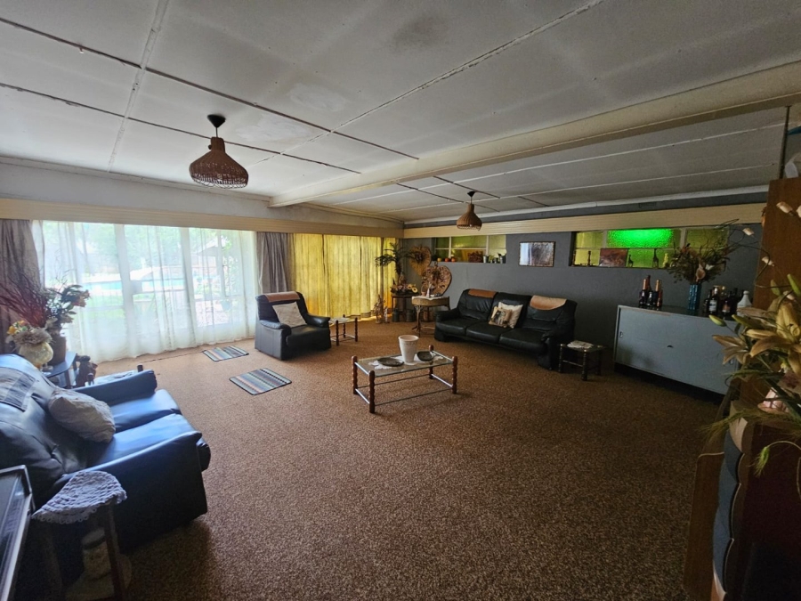 4 Bedroom Property for Sale in Theoville Gauteng