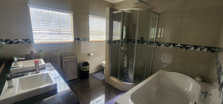 9 Bedroom Property for Sale in Lochvaal Gauteng