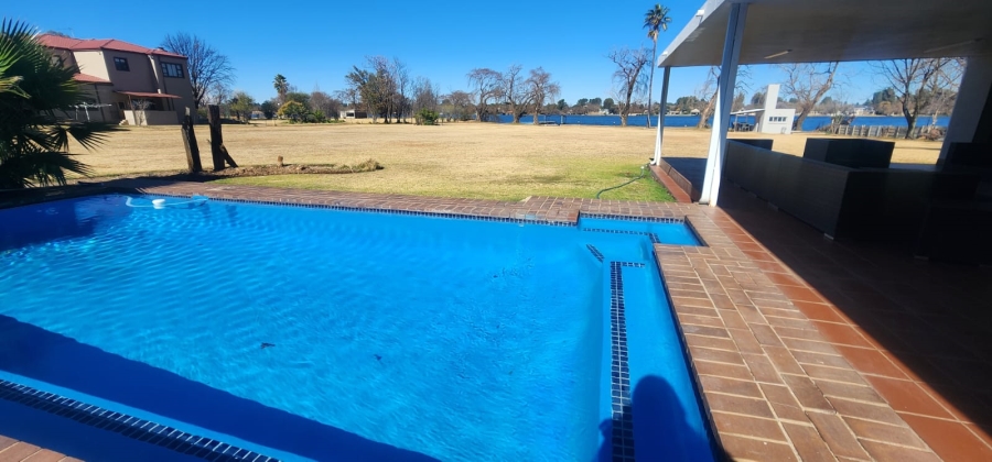 9 Bedroom Property for Sale in Lochvaal Gauteng