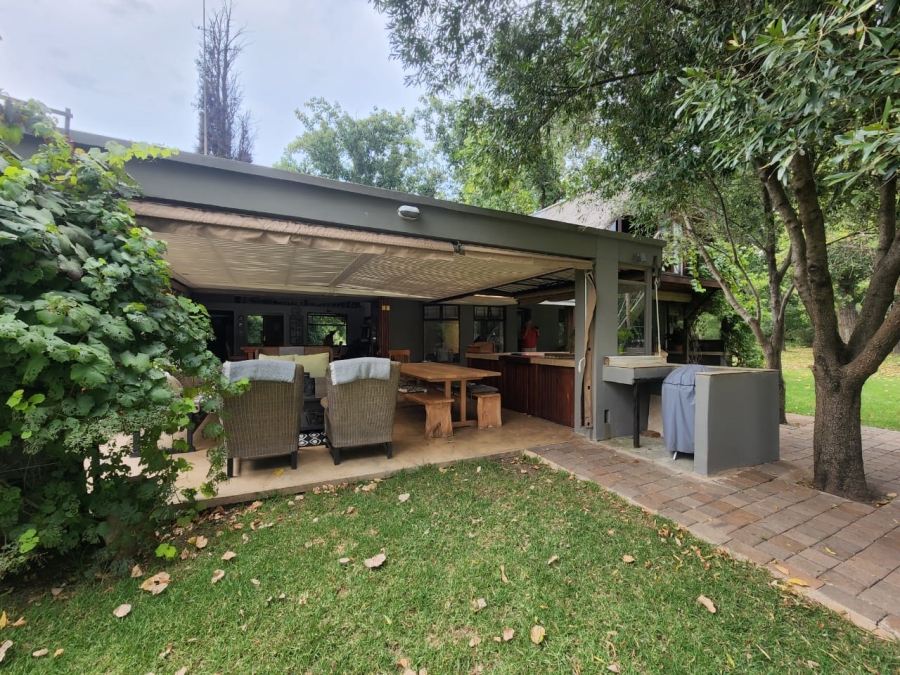 7 Bedroom Property for Sale in Marlbank Gauteng