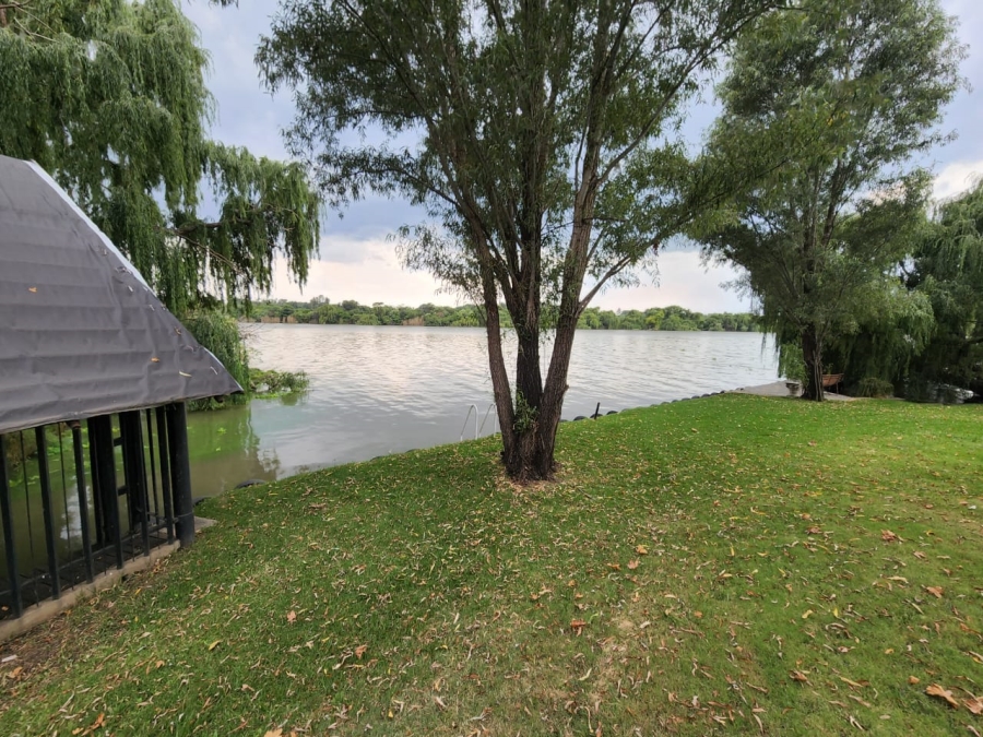 7 Bedroom Property for Sale in Marlbank Gauteng