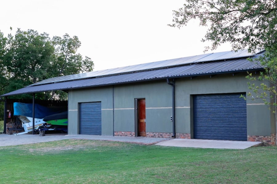 4 Bedroom Property for Sale in Kaalplaats Gauteng