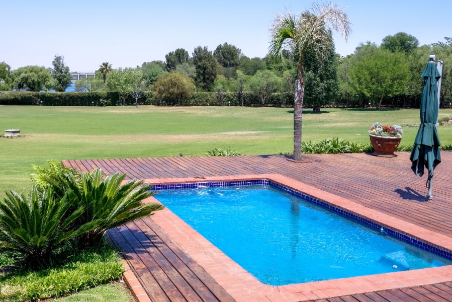 4 Bedroom Property for Sale in Kaalplaats Gauteng