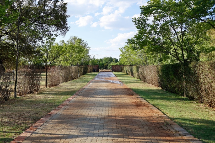 4 Bedroom Property for Sale in Kaalplaats Gauteng