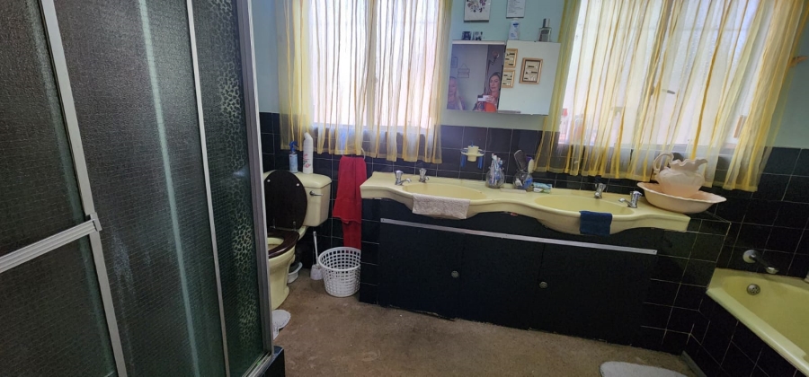 4 Bedroom Property for Sale in Rosashof Gauteng