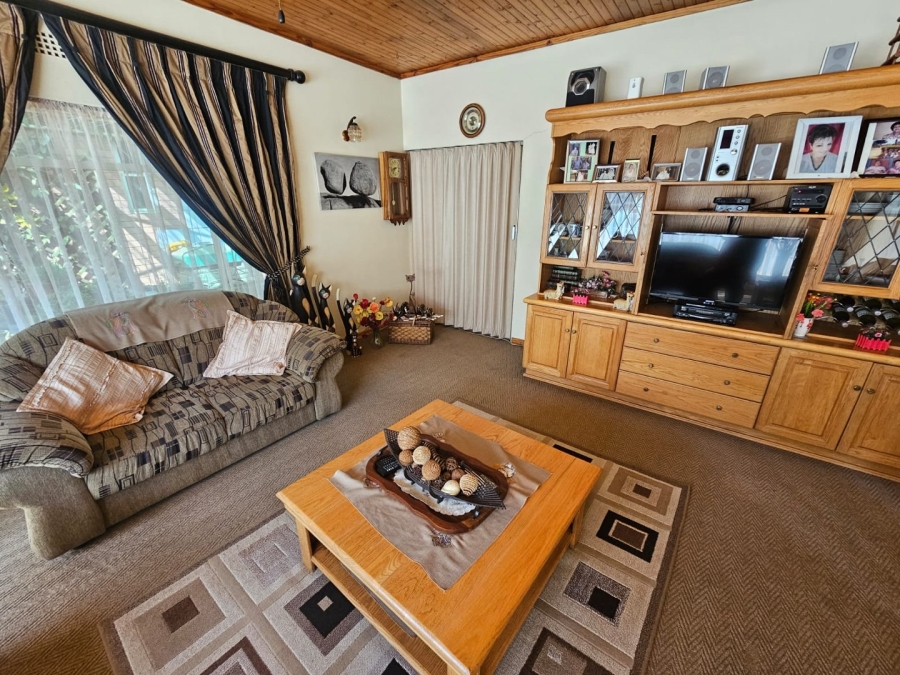 3 Bedroom Property for Sale in Mullerstuine Gauteng