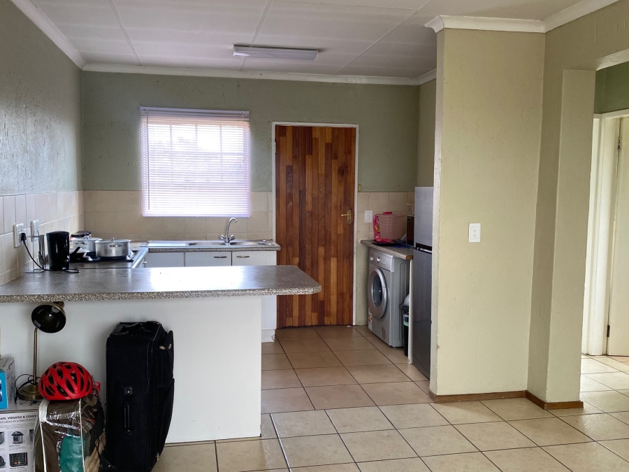 2 Bedroom Property for Sale in Heuwelsig Estate Gauteng