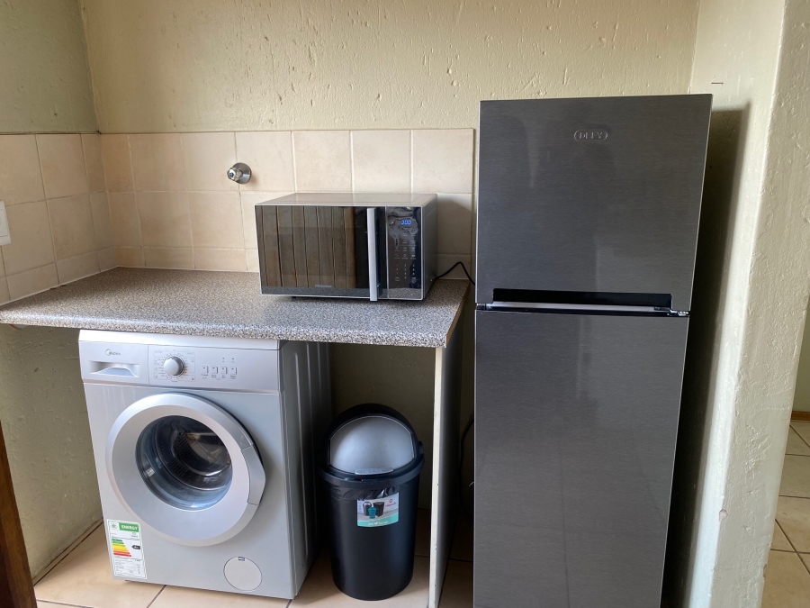 2 Bedroom Property for Sale in Heuwelsig Estate Gauteng