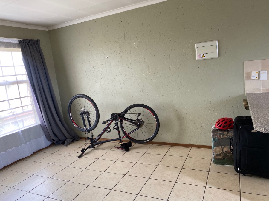 2 Bedroom Property for Sale in Heuwelsig Estate Gauteng