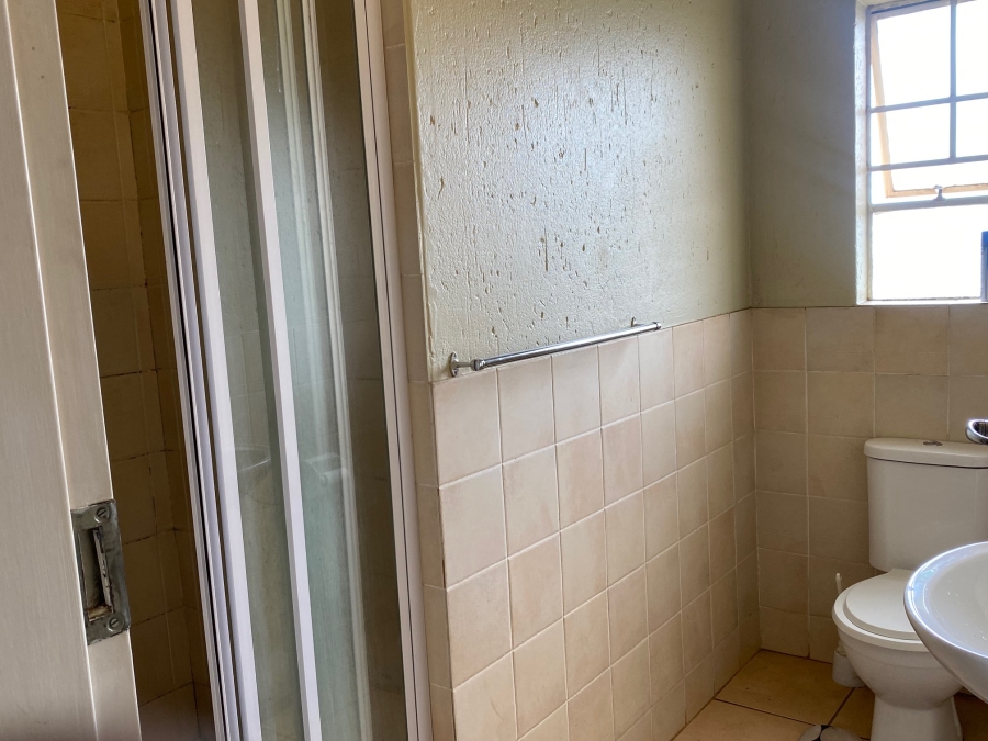 2 Bedroom Property for Sale in Heuwelsig Estate Gauteng