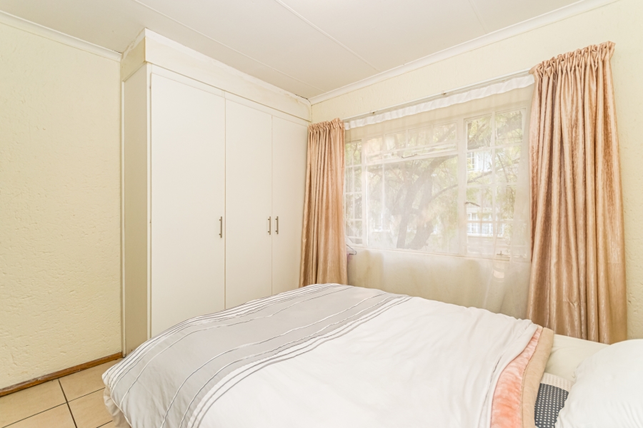 3 Bedroom Property for Sale in Die Hoewes Gauteng