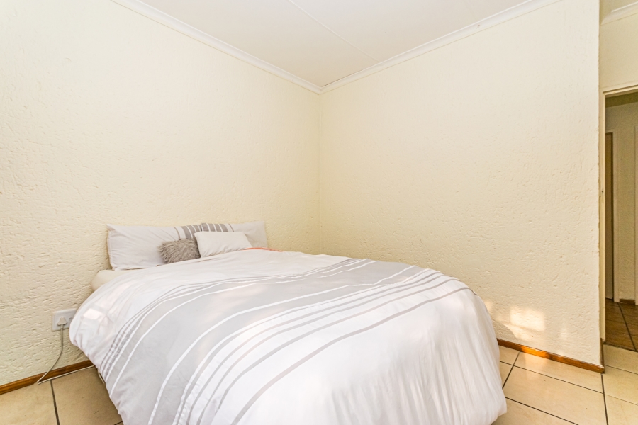 3 Bedroom Property for Sale in Die Hoewes Gauteng