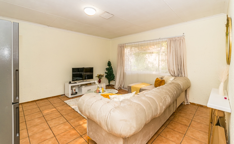 3 Bedroom Property for Sale in Die Hoewes Gauteng