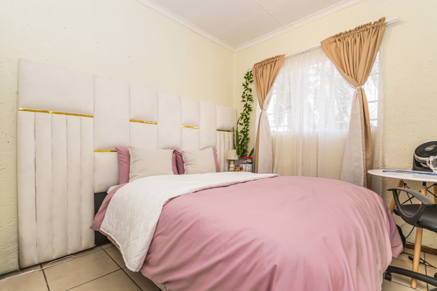 3 Bedroom Property for Sale in Die Hoewes Gauteng