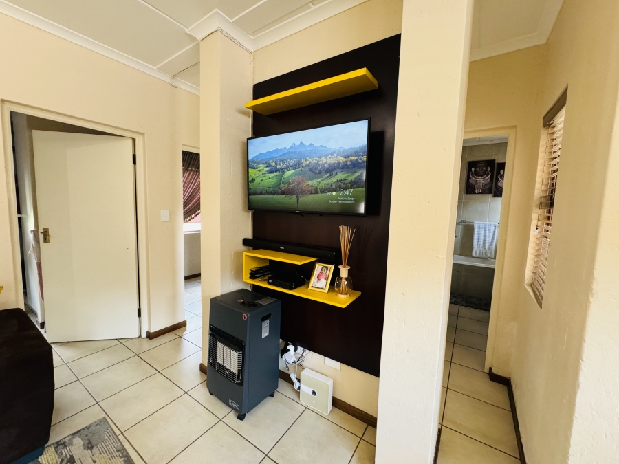 2 Bedroom Property for Sale in Helderwyk Gauteng