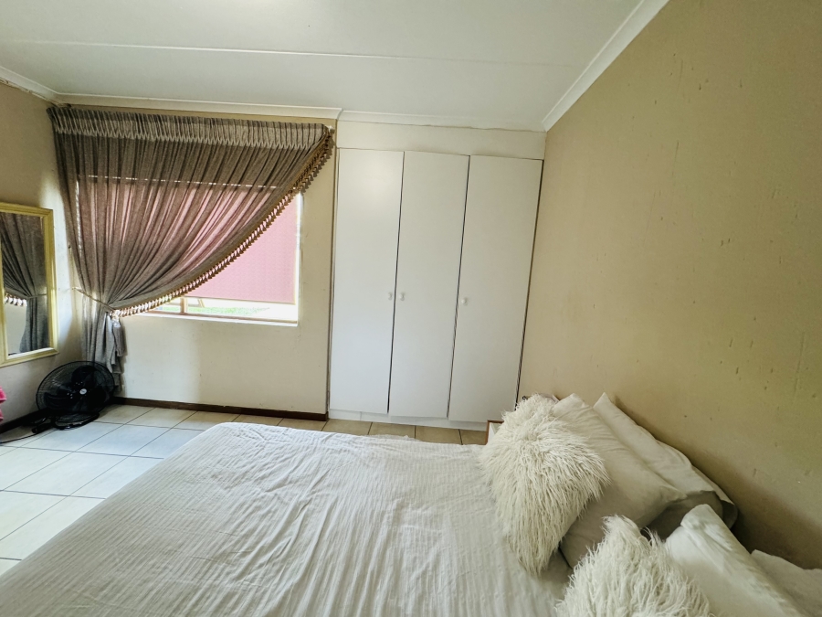 2 Bedroom Property for Sale in Helderwyk Gauteng
