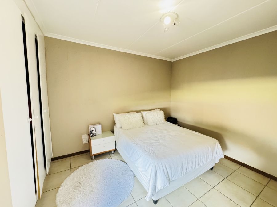 2 Bedroom Property for Sale in Helderwyk Gauteng