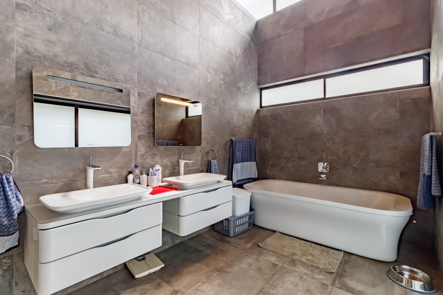 4 Bedroom Property for Sale in Midstream Estate Gauteng