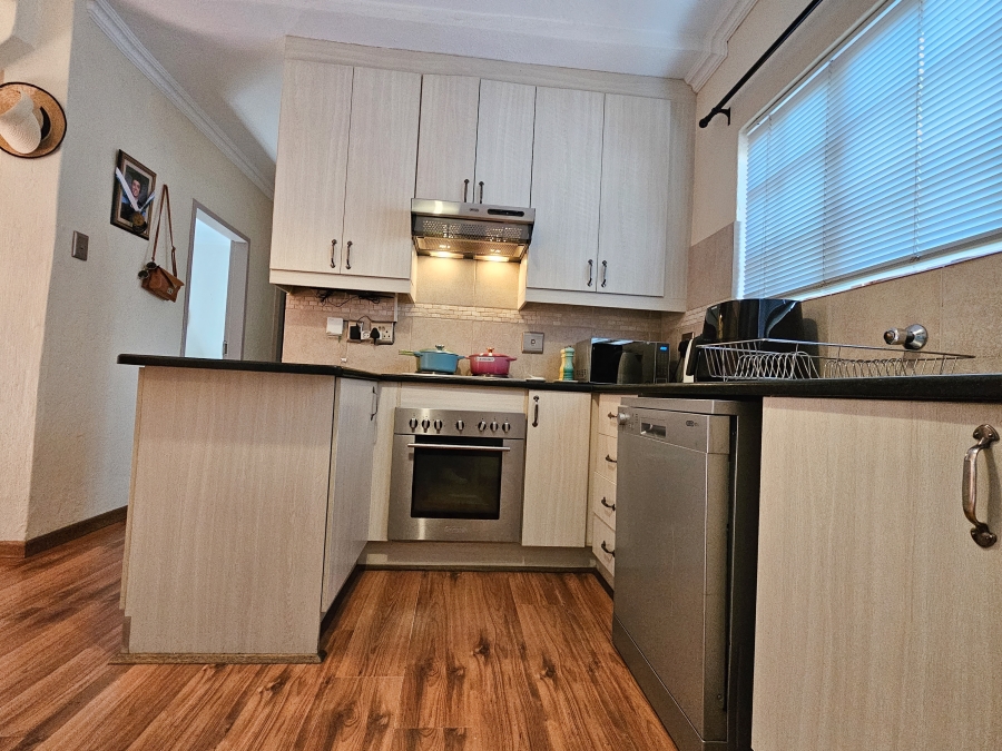 2 Bedroom Property for Sale in Faerie Glen Gauteng