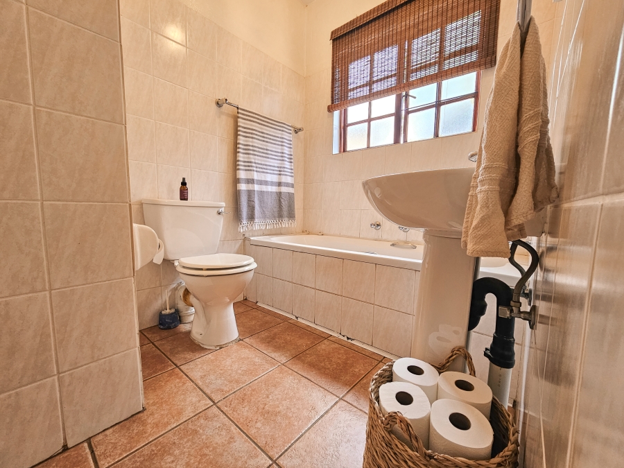 2 Bedroom Property for Sale in Faerie Glen Gauteng