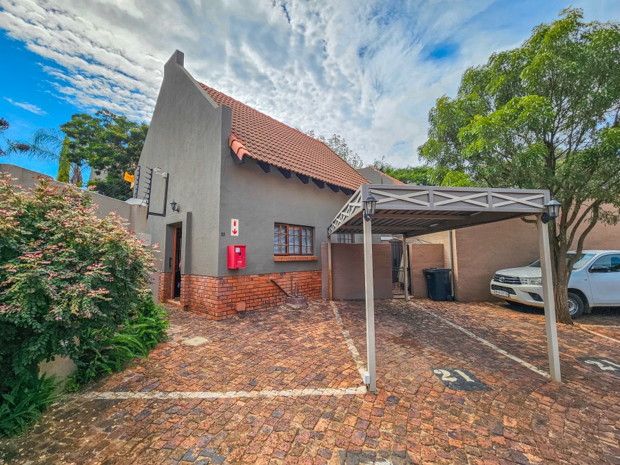 2 Bedroom Property for Sale in Faerie Glen Gauteng