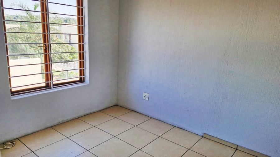 2 Bedroom Property for Sale in Kew Gauteng