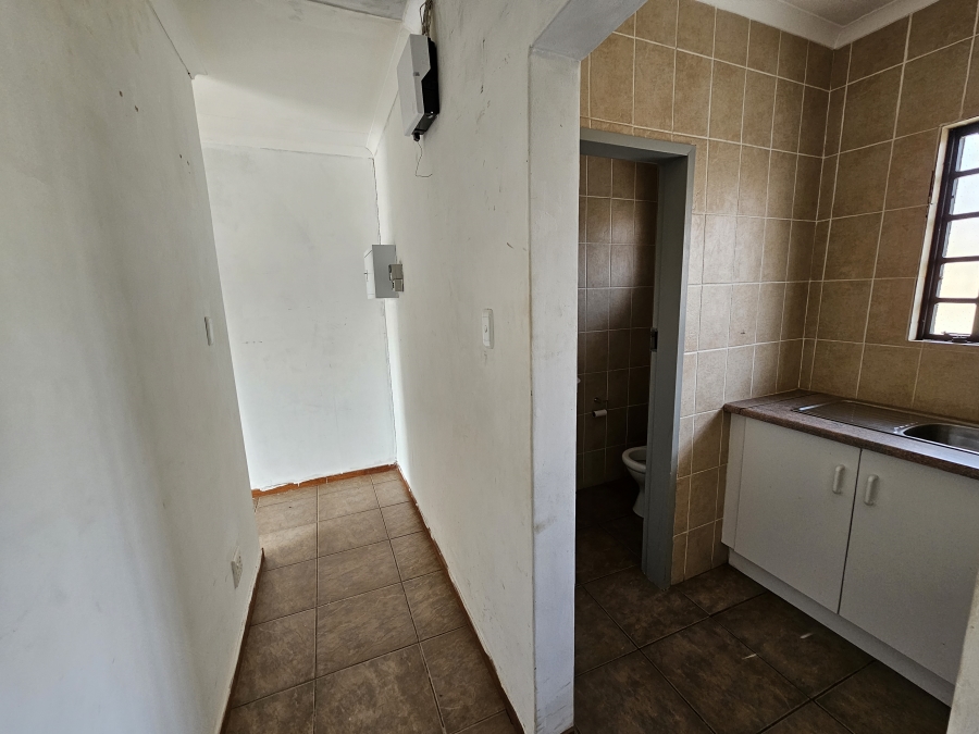 To Let Commercial Property for Rent in Rooihuiskraal Gauteng