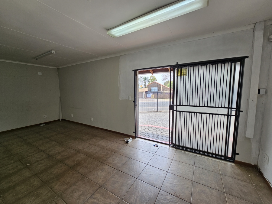 To Let Commercial Property for Rent in Rooihuiskraal Gauteng