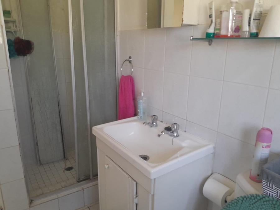 2 Bedroom Property for Sale in Vorna Valley Gauteng