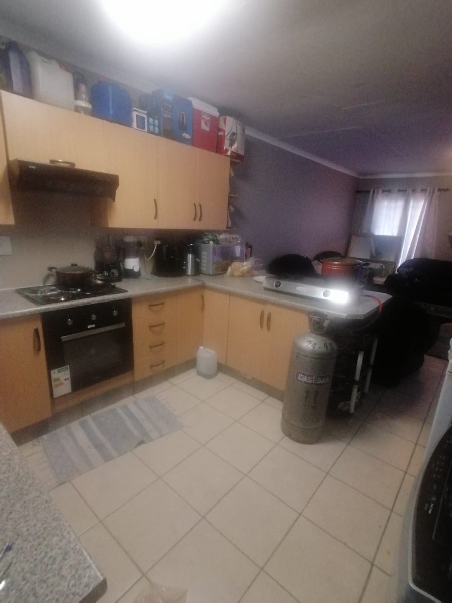 2 Bedroom Property for Sale in Pretoria North Gauteng