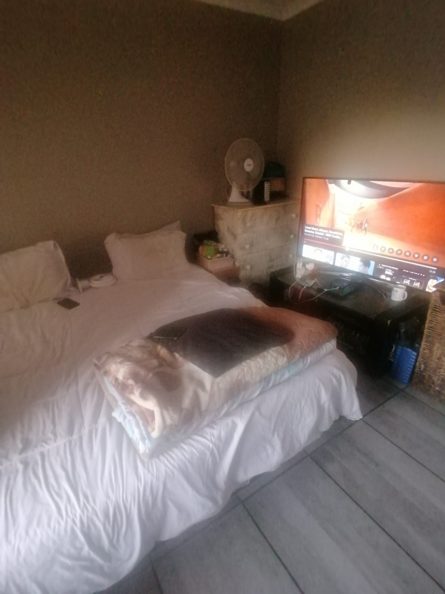 2 Bedroom Property for Sale in Pretoria North Gauteng