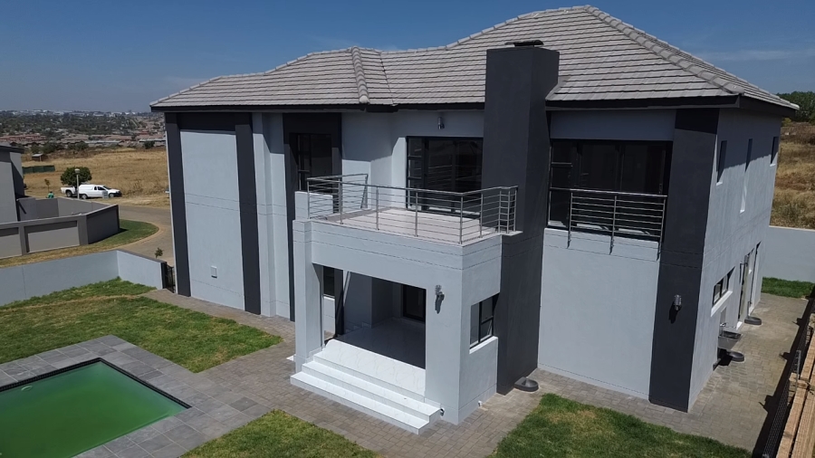 4 Bedroom Property for Sale in Blue Hills AH Gauteng